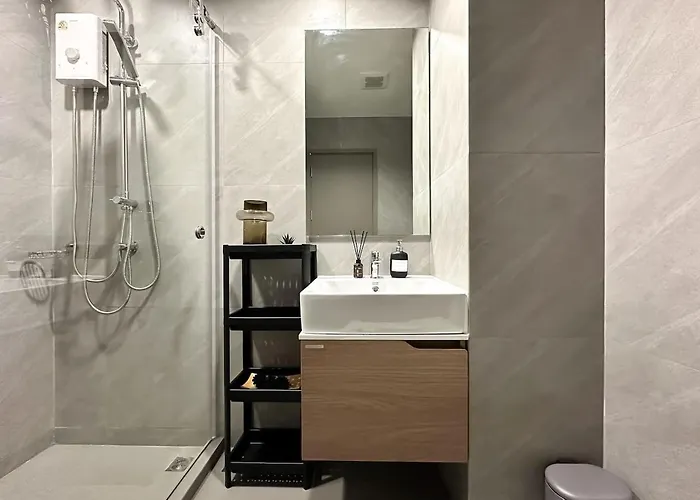 Refined High-rise 1br - Fast Wifi - Bts Phra Khanong Apartment *