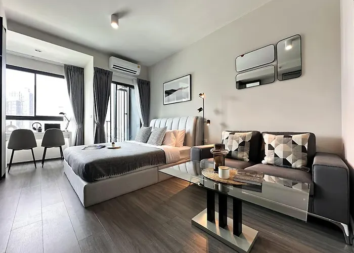 Refined High-rise 1br - Fast Wifi - Bts Phra Khanong Bangkok