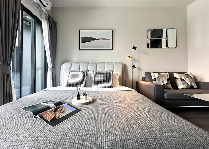 Refined High-rise 1br - Fast Wifi - Bts Phra Khanong *