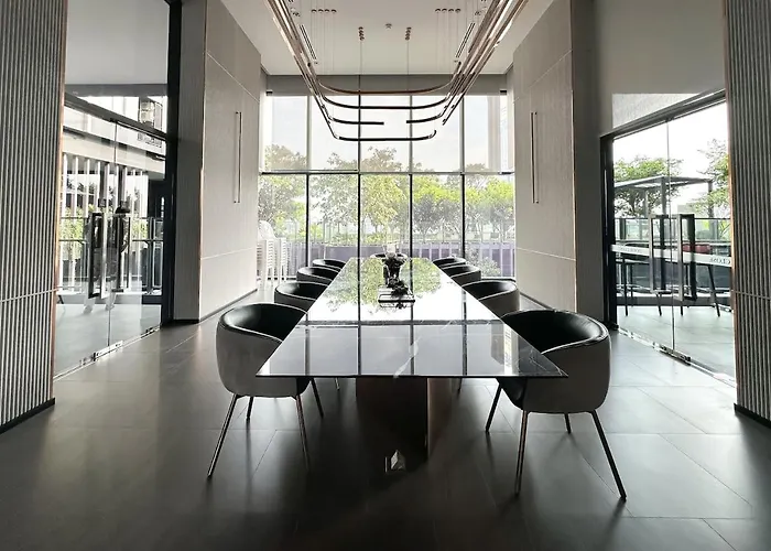 Apartment Refined High-rise 1br - Fast Wifi - Bts Phra Khanong