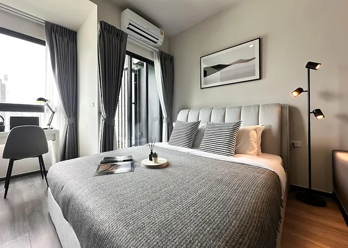 Refined High-rise 1br - Fast Wifi - Bts Phra Khanong *
