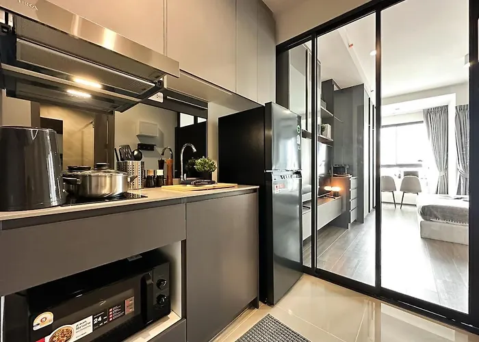 Refined High-rise 1br - Fast Wifi - Bts Phra Khanong Bangkok